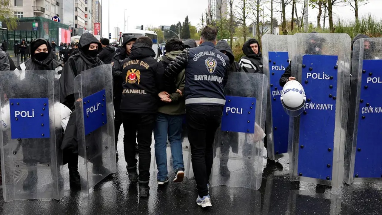 1 Mayıs Bilançosu! İstanbul'da Gözaltına Alınan 580 Kişi Serbest: Gergin Anlar Sonrası Beklenen Karar