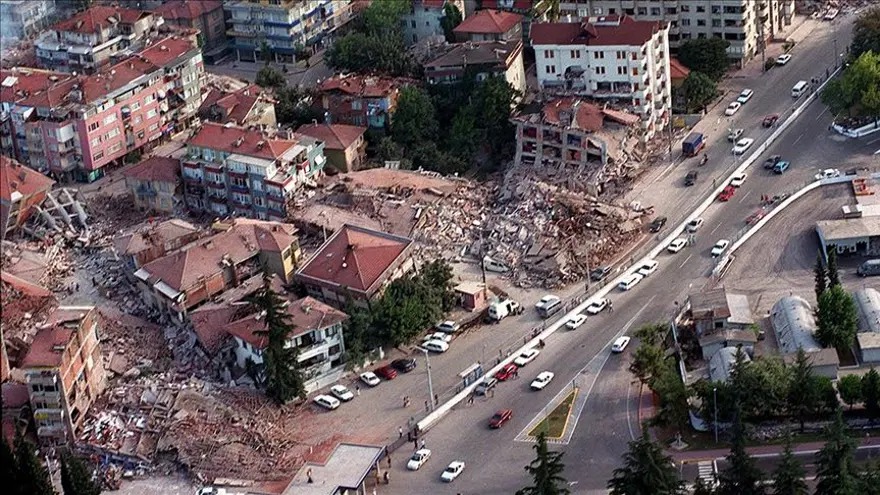 17 Ağustos Depreminin 27. Yılında Büyük Felaket Anılıyor