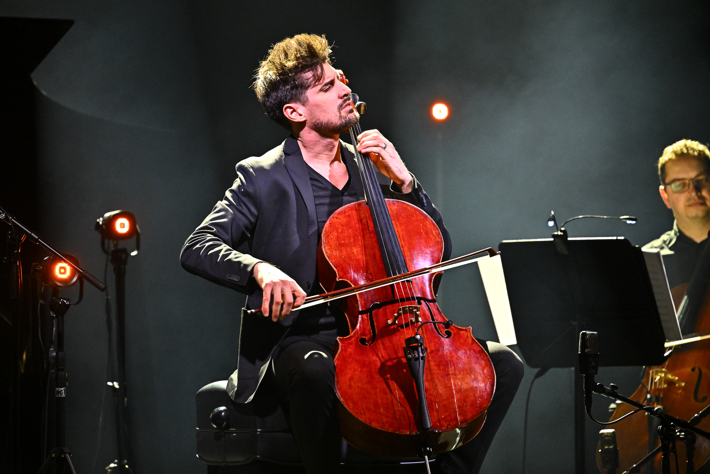 2Cellos Hayranları Hazır Mı? Çellist Luka Sulic İstanbul'u Sallamaya Geliyor!