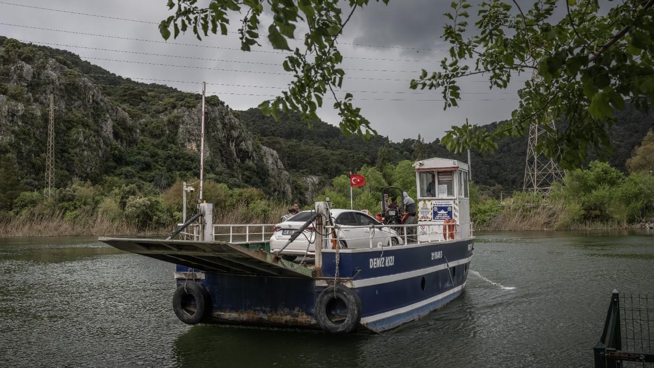 50 Saniyede Cennete Yolculuk! Muğla'da Zamanı Büken Feribot: 2 Saatlik Çileyi Unutturuyor!