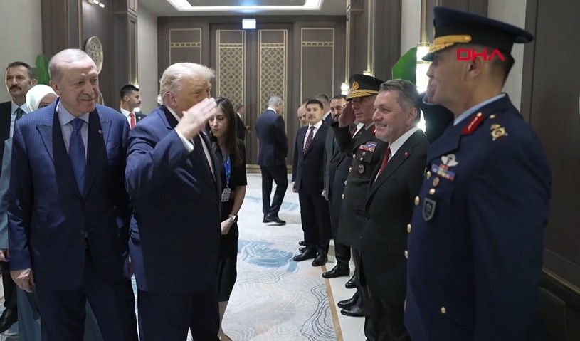 ABD Başkanı Trump'ın Ankara Temaslarında Asker Selamı Dikkat Çekti