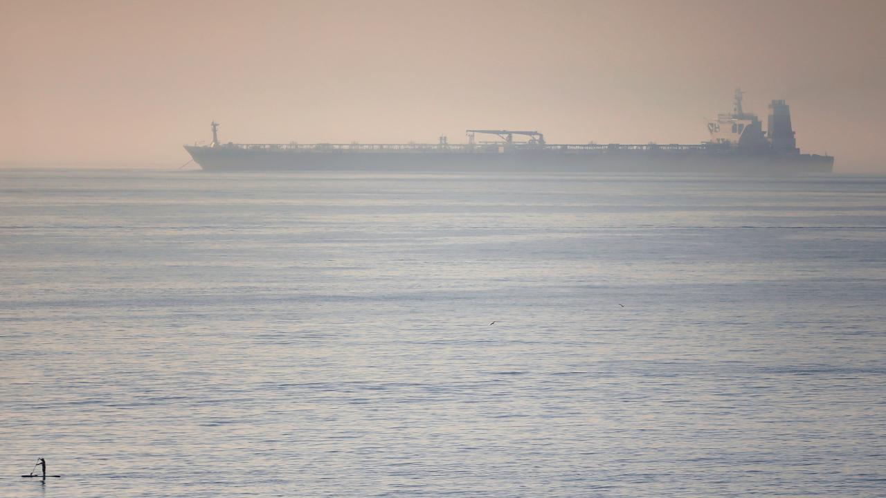 ABD'ye Meydan Okuma! İran Tankerleri Ablukayı Deldi, Petrol Ticareti Kızışıyor!