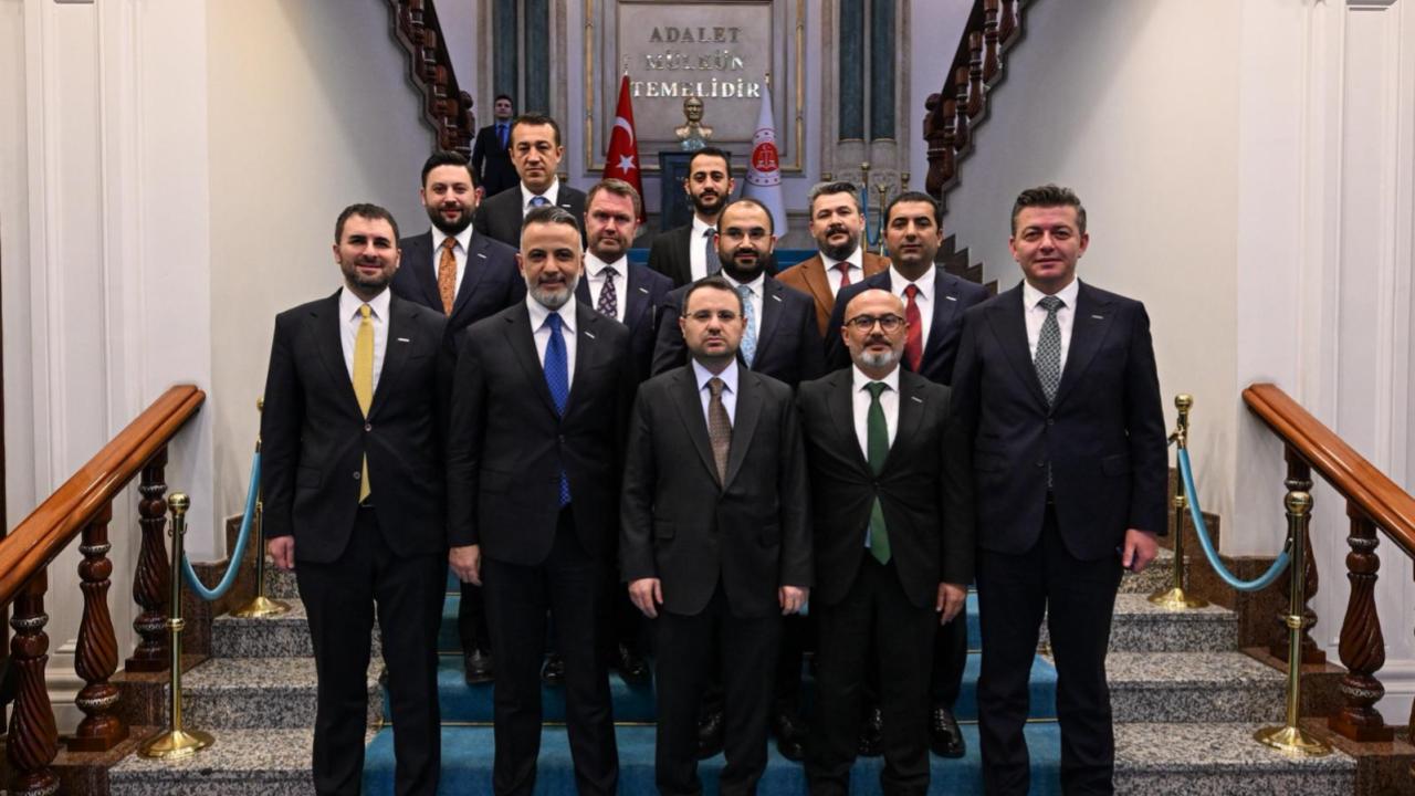 Adalet Bakanı'ndan Müjde! 12. Yargı Paketi ile İş Dünyasının Kabusu Sona Eriyor!