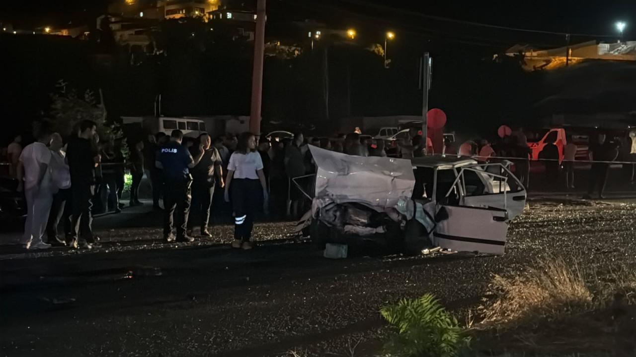 Adana'da Trafik Işıkları Önünde Feci Kaza: Bir Ölü, Üç Yaralı