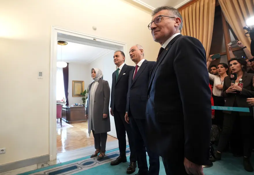 AK Parti ve DEM Parti Arasında 'Terörsüz Türkiye' Görüşmesi