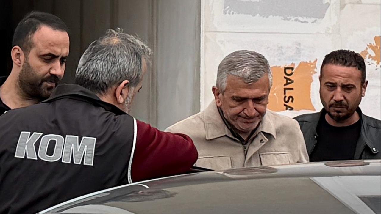 Akçakoca'da Şok Görevden Alma! Belediye Başkanı Fikret Albayrak Neden Gitti?