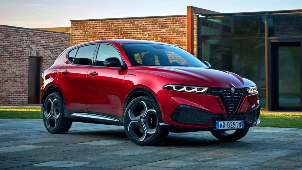 Alfa Romeo'dan Türk Sürücülere Müjde! Tonale Hibrit Türkiye'de! Fiyatına İnanamayacaksınız!