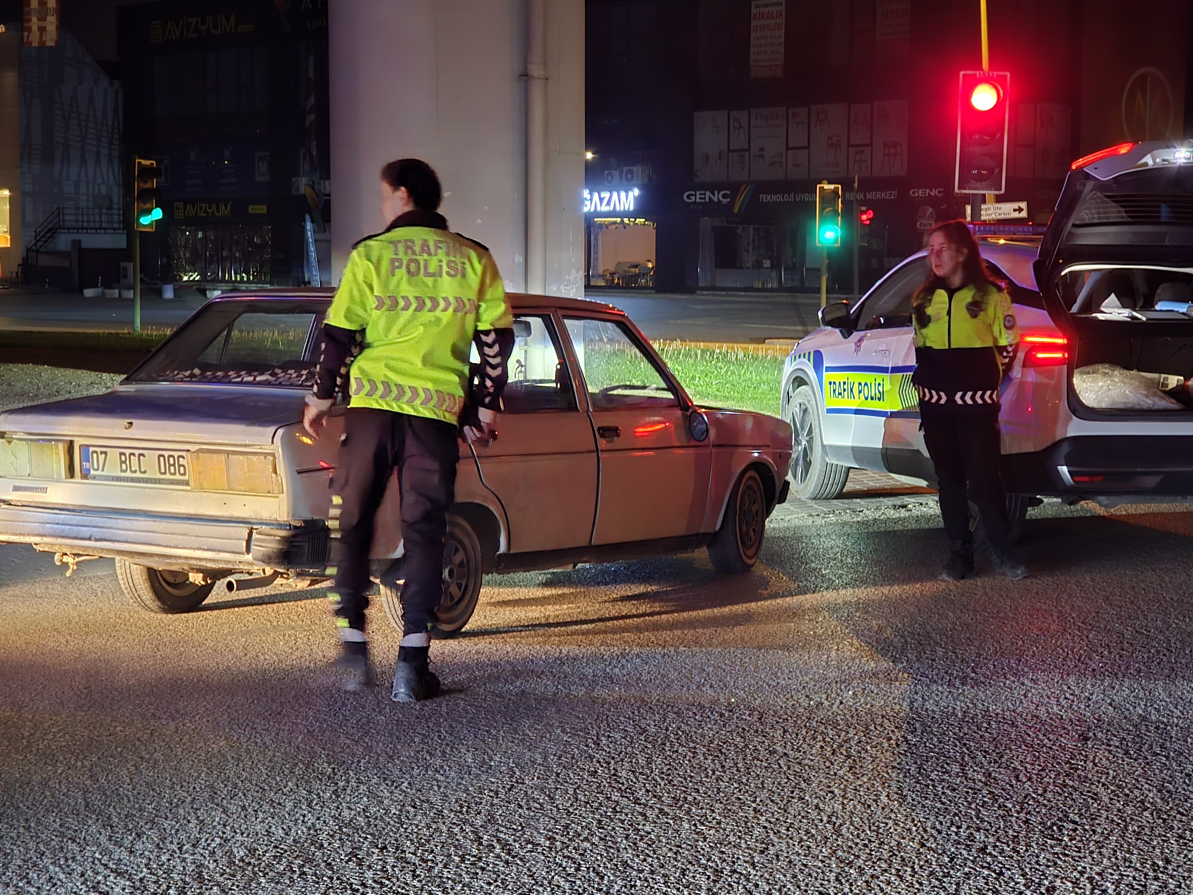 Alkollü Sürücü Fırsat Vermedi! Polisten Kaçarken Yakalandı, Cezası Dudak Uçuklattı!