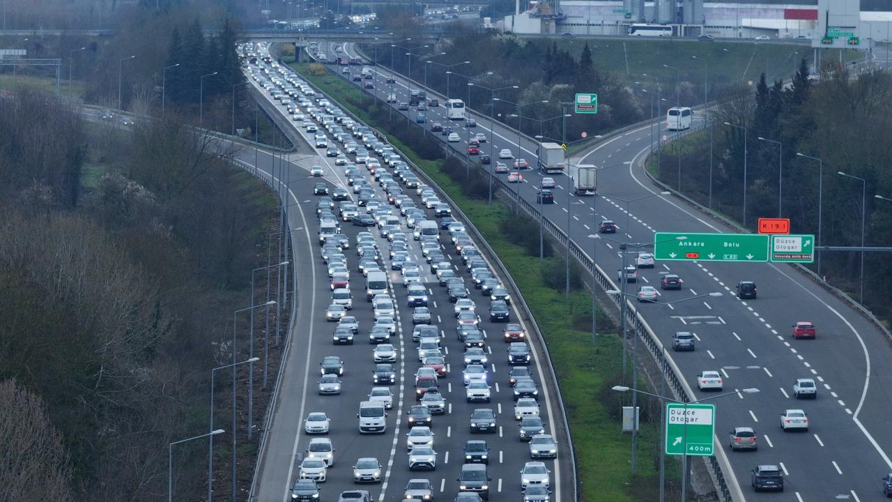 Anadolu Otoyolu'nda Onarım Çalışması: Trafik Akışı Değişiyor