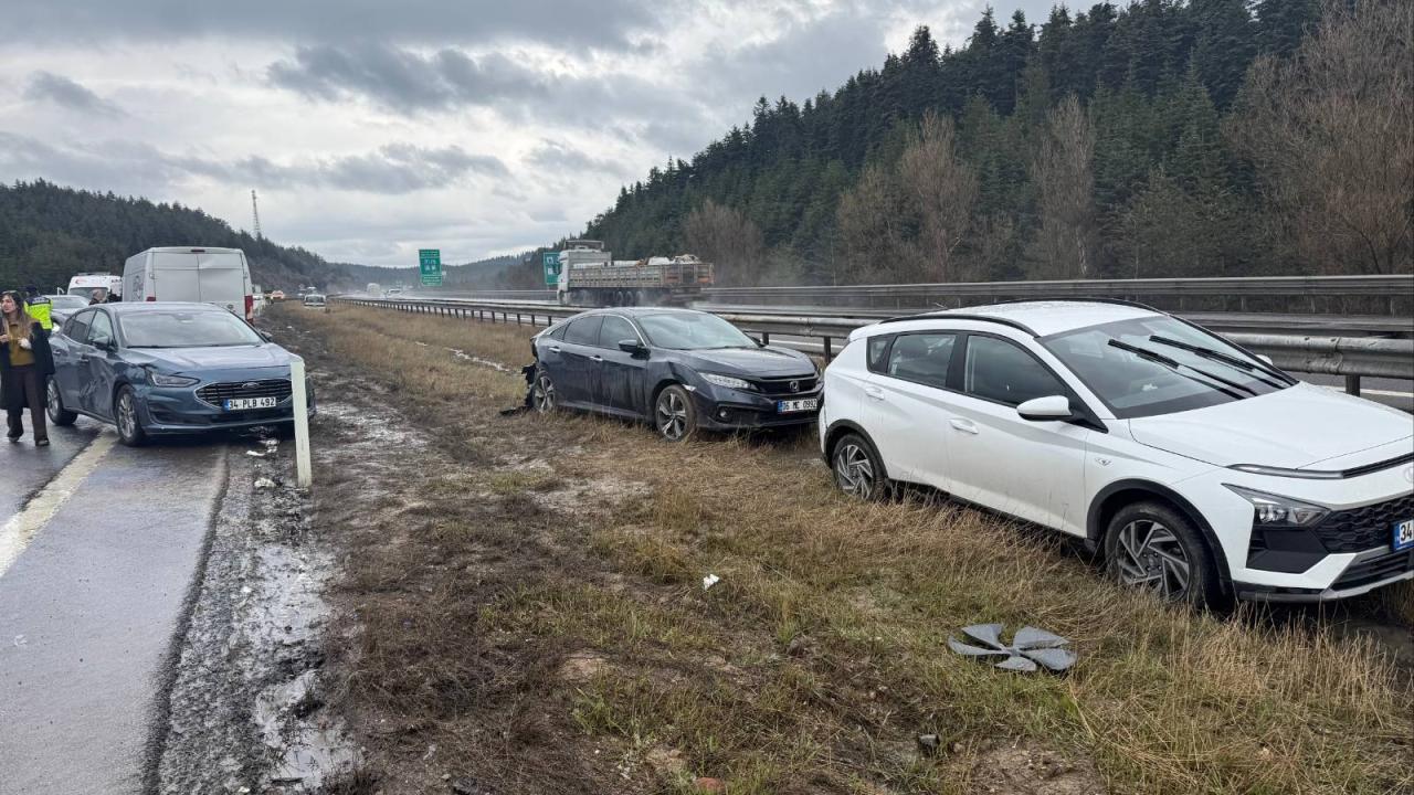 Anadolu Otoyolu'nda Zincirleme Kaza! 9 Araç Birbirine Girdi, Ortalık Savaş Alanına Döndü!