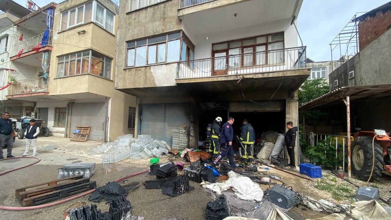 Antalya'da Facia Kıl Payı! Depo Alevlere Teslim Oldu! İşte Yangının Sebebi...