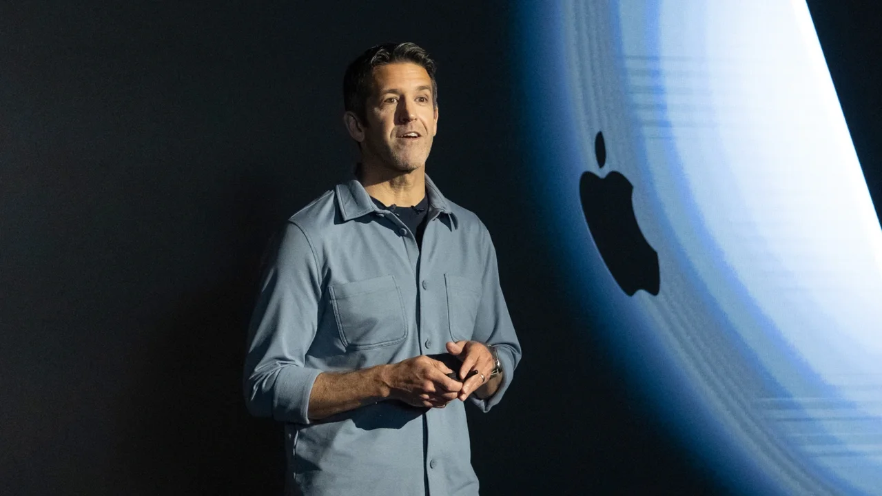 Apple'da Taht Değişimi! Yeni CEO Yapay Zeka Devrimi Başlatıyor!