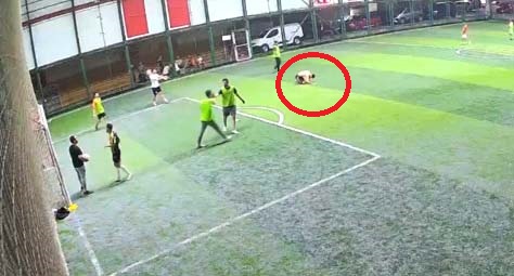 Avcılar'da Halı Saha Maçında Kalp Krizi Şüphesi: Genç Yaşta Kayıp