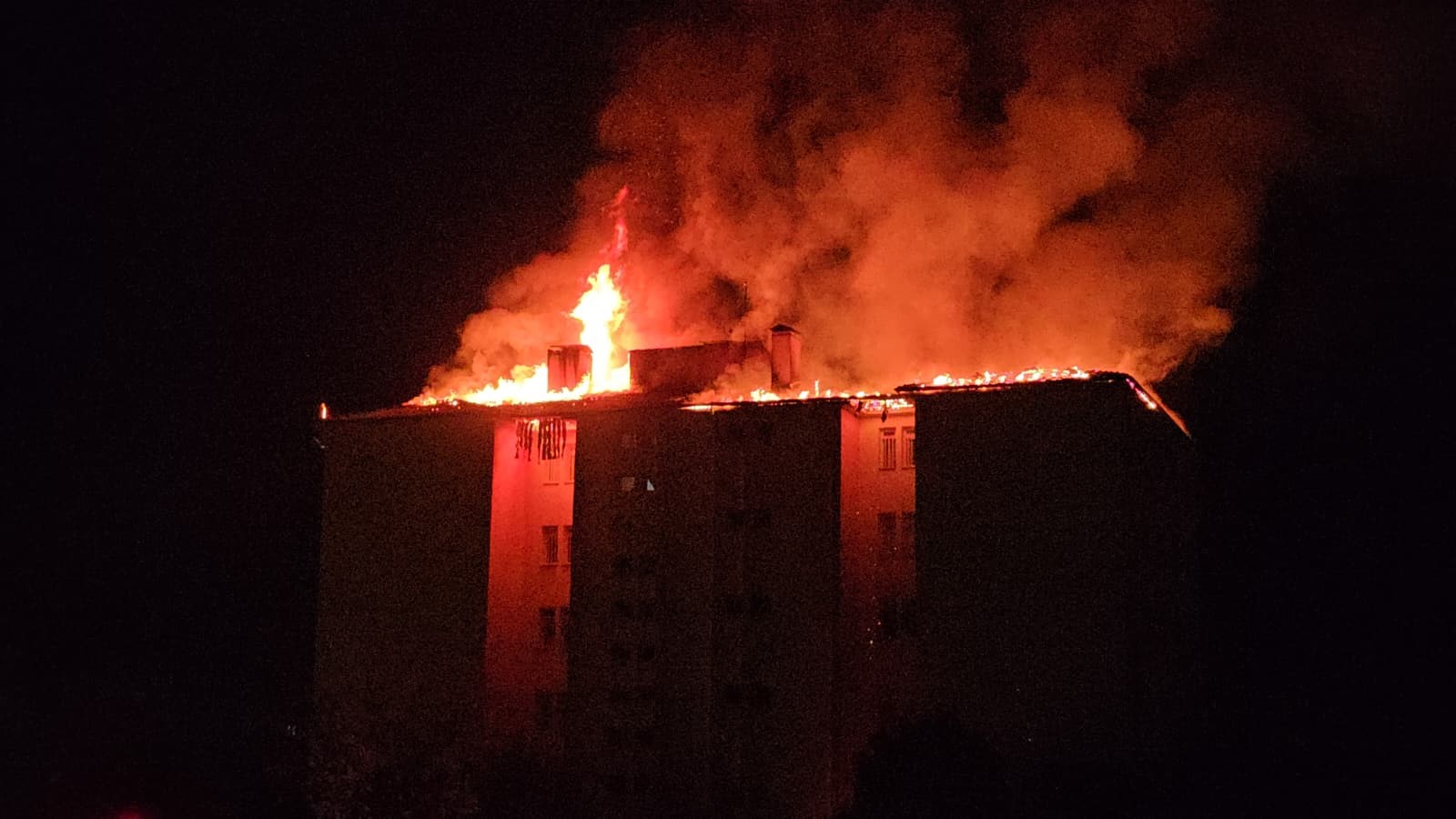 Aydın'da Yurt Yangını Alarmı! Öğrenciler Canlarını Zor Kurtardı
