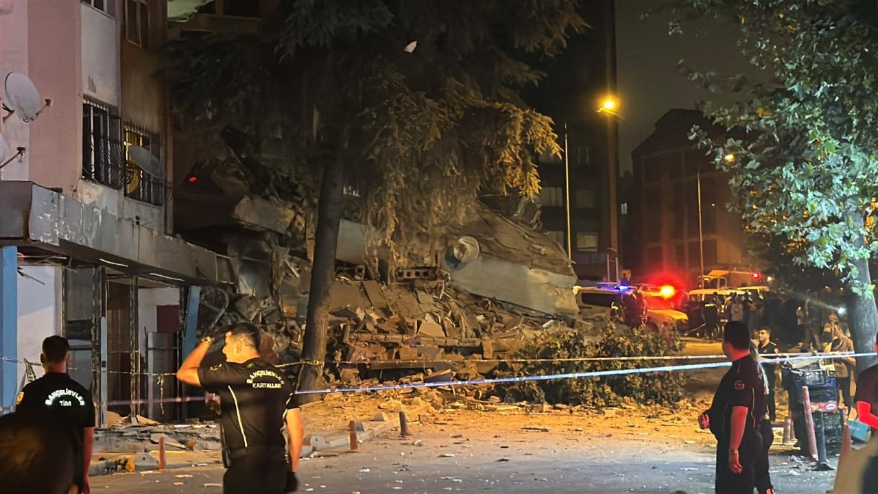 Bahçelievler'de Bina Çökmesi: Arama Kurtarma Çalışmaları Sürüyor