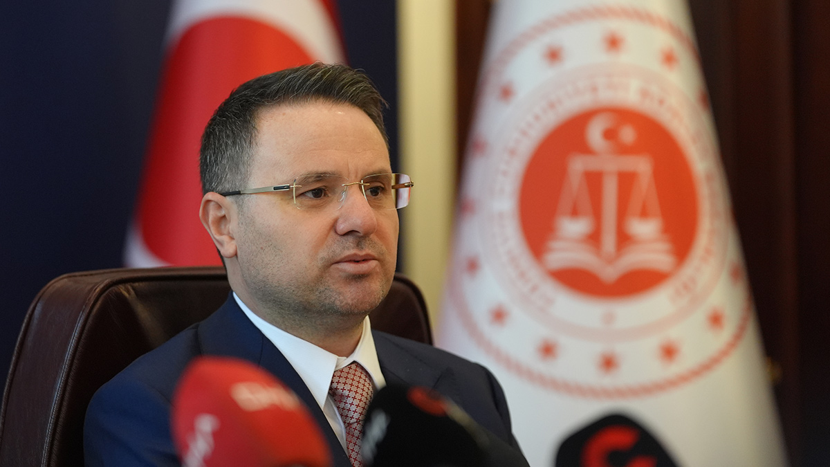 Bakan Gürlek'ten Ahbap Derneği Hakkında İddialar: Finansal İncelemeler Derinleşiyor