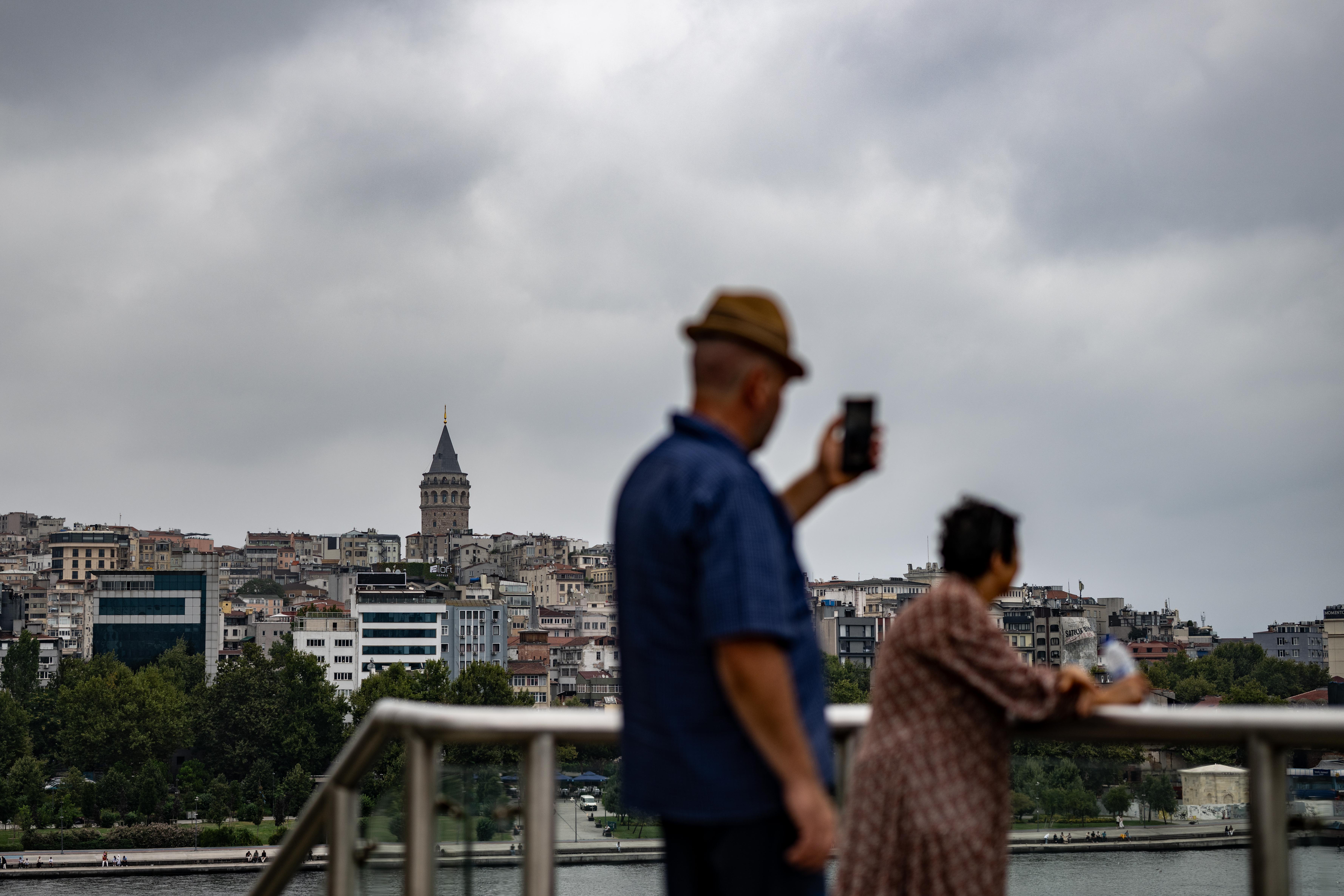 Balkanlar'dan Gelen Soğuk Hava Dalgası: İstanbul'da Fırtına ve Yağış Uyarısı