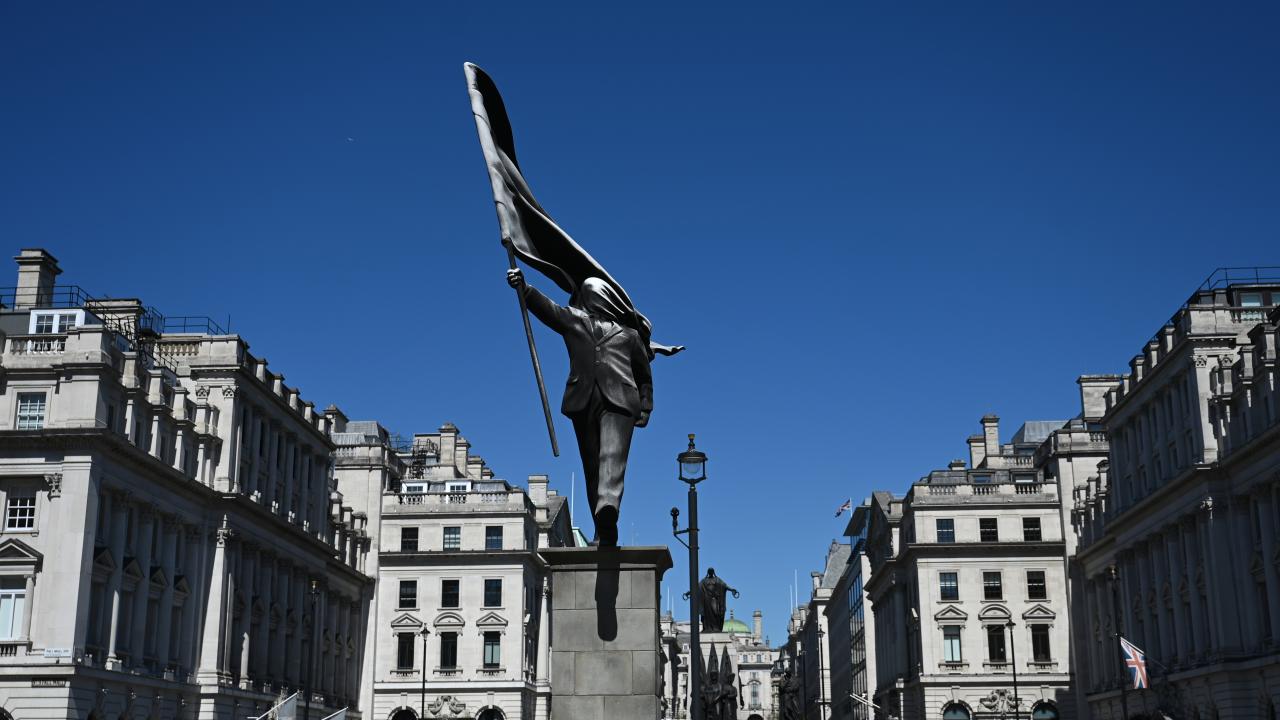 Banksy Yine Şaşırtı! Londra'nın Göbeğine Gizlice Neler Yerleştirdi?