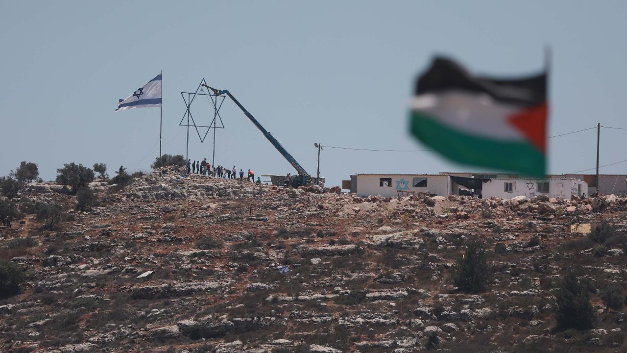 Batı Şeria'da Yeni Yasa Dışı Yerleşim Girişimi: Ramallah'ta Çadırlar Kuruldu