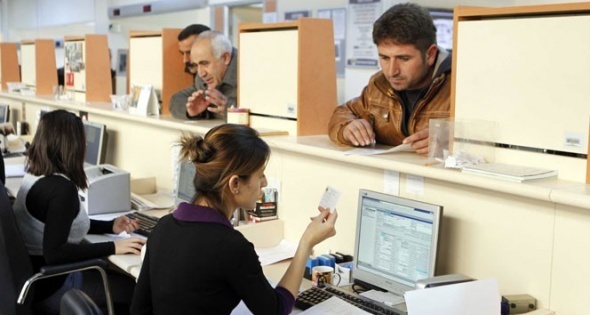 Bayram Müjdesi mi, Yoksa Telaş mı? Arefe Günü Bankalar, Kargolar, Noterler Açık mı? İşte Cevabı!