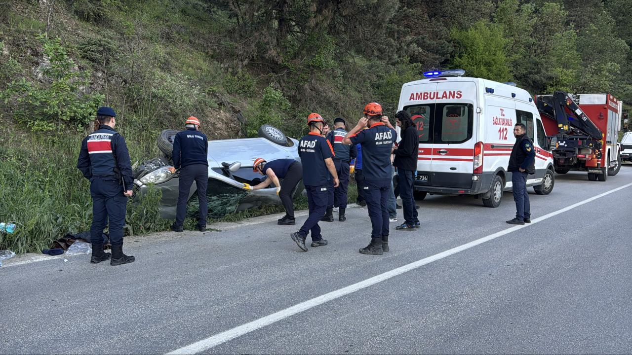 Bolu'da Şanssız Gün! İki Ayrı Kazada Ortalık Savaş Alanına Döndü, 10 Yaralı!