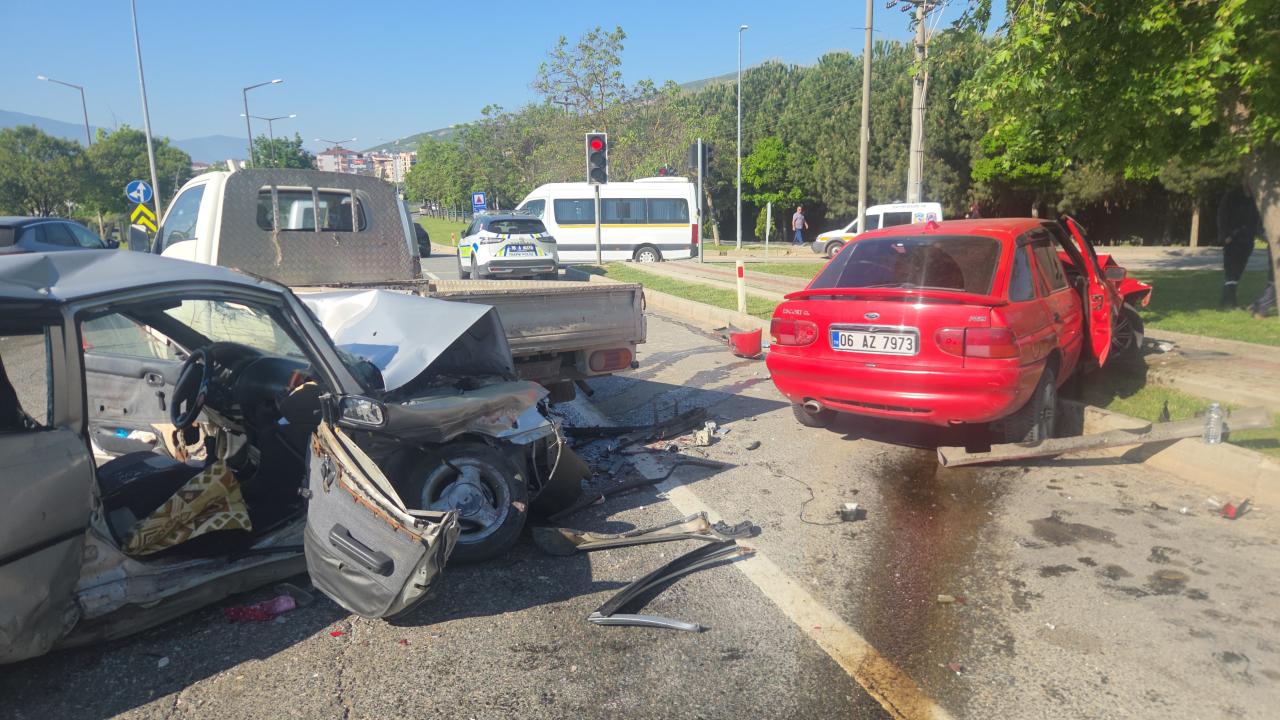 Bursa'da Kan Donduran Kaza! Zincirleme Felaket: Ölü ve Yaralılar Var!