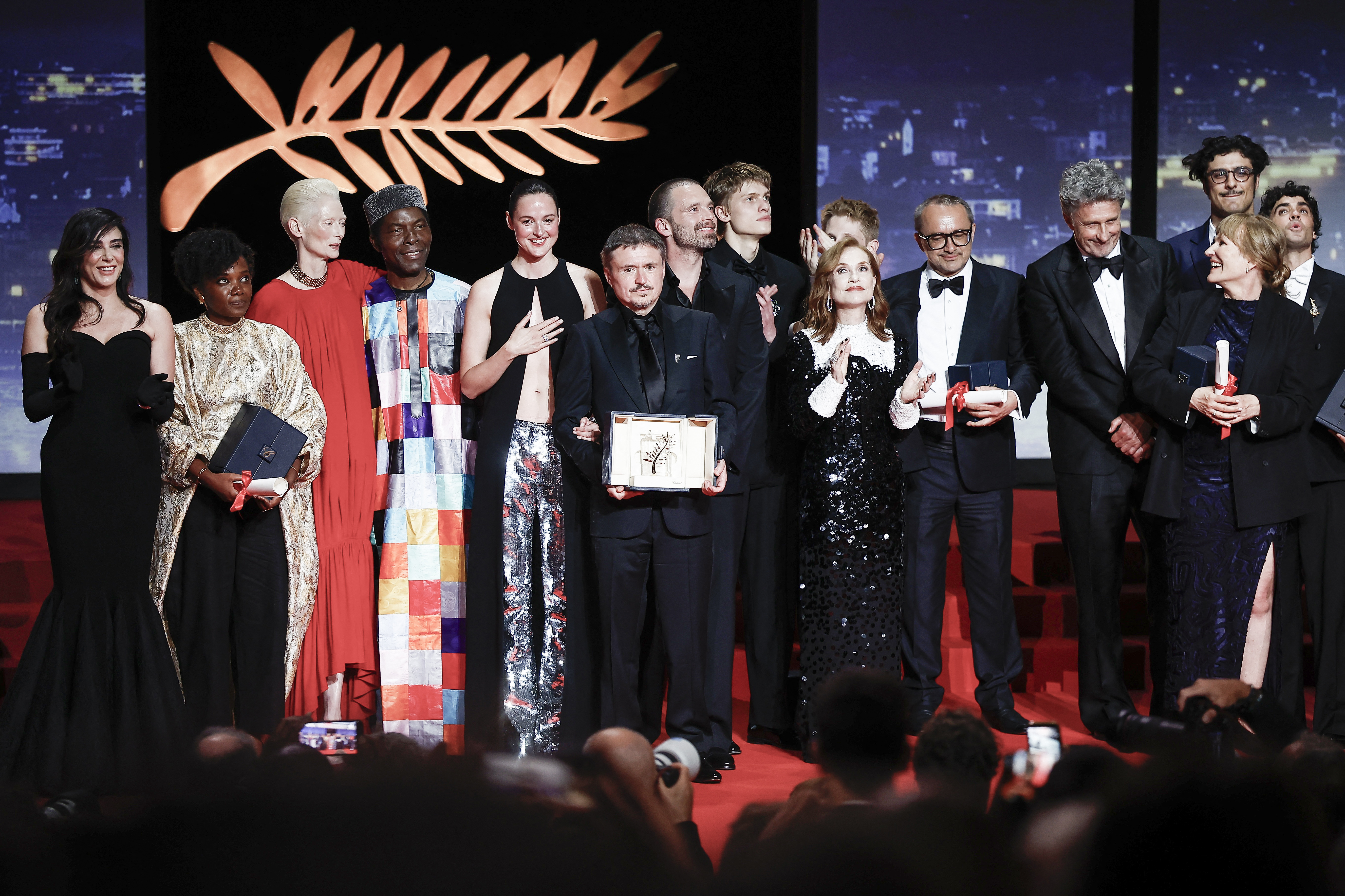 Cannes Film Festivali'nde Şok Zafer! Altın Palmiye Beklenmedik Bir Filme Gitti!