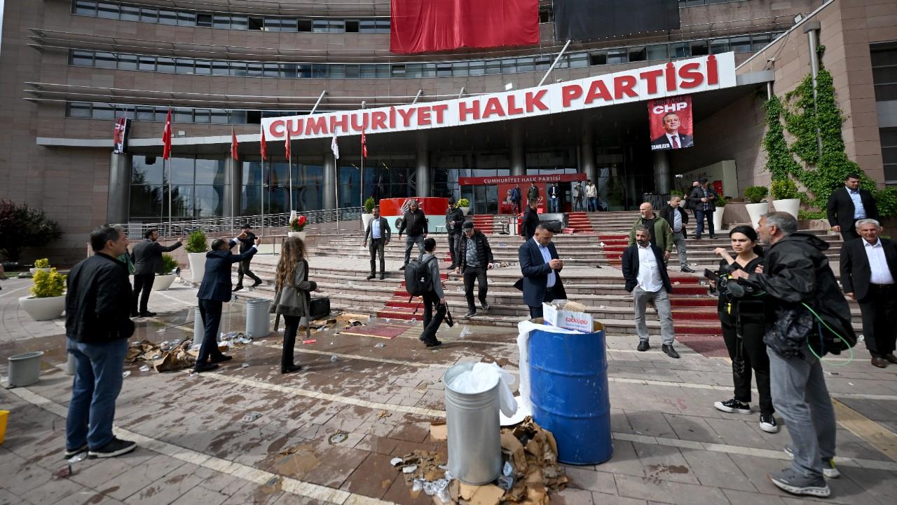 CHP Karıştı! Genel Merkez Önünde Neler Oluyor? Soruşturma Başlatıldı!