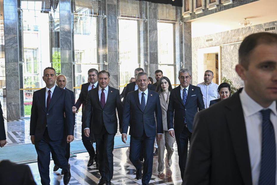 CHP'de Ayrılık Sinyalleri: Yeni Parti Hazırlığı Hız Kazandı