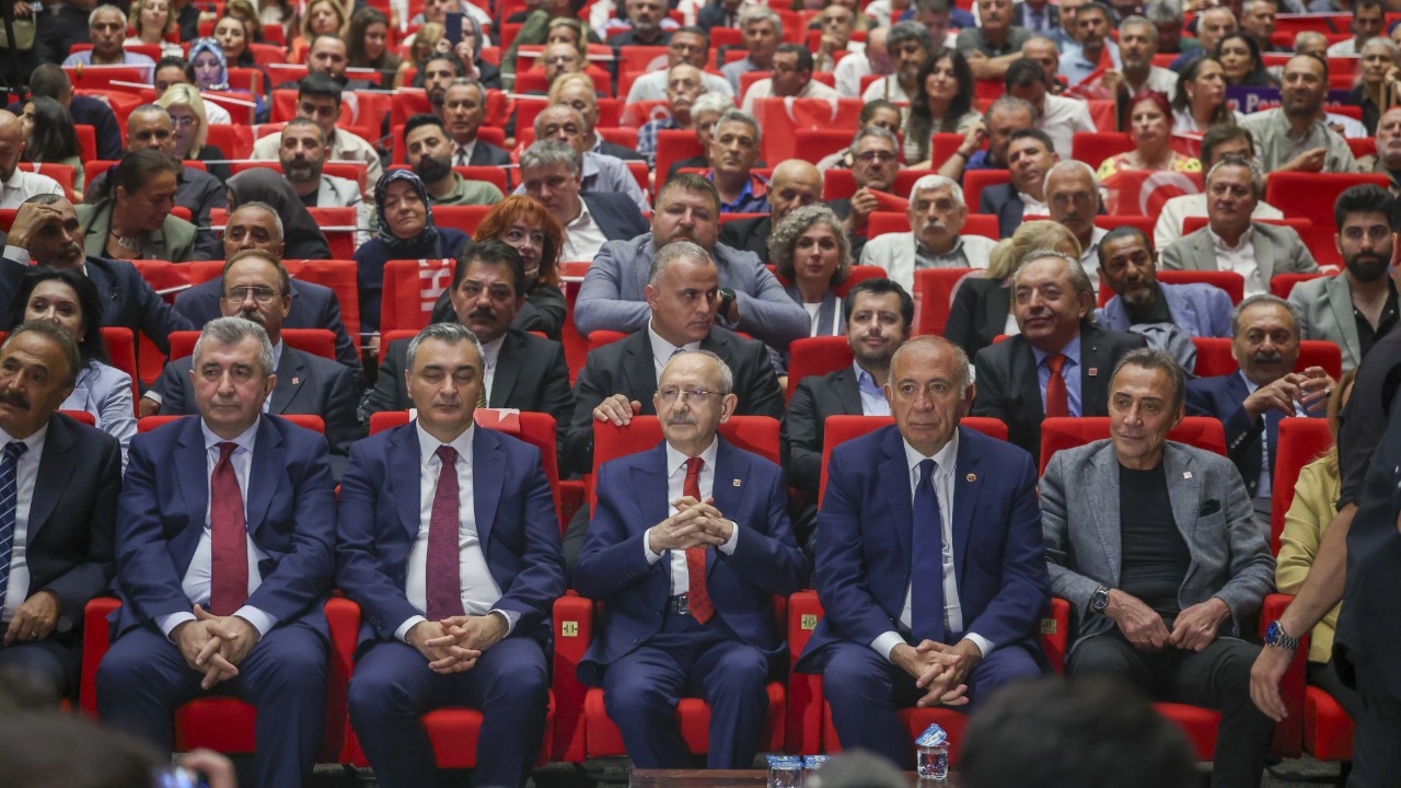 CHP'de İstifaların Ardından Disiplin Süreci Tartışması