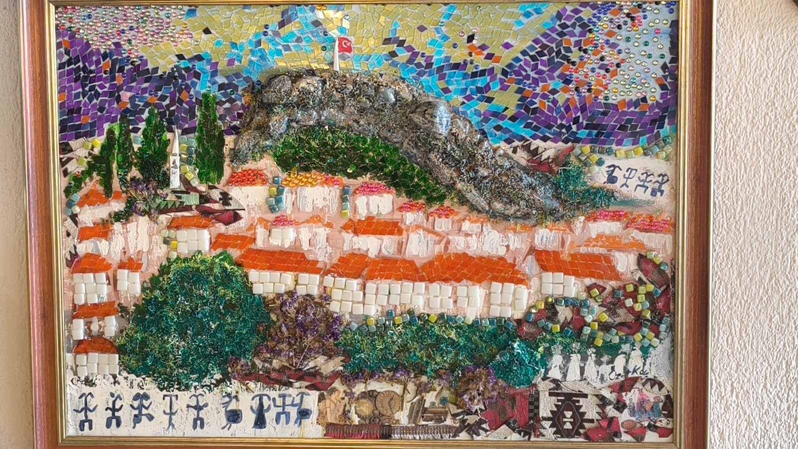 Çöp Sandığını Altın Madenine Çevirdi! Muğlalı Sanatçıdan Portakal Kabuklarıyla Şaheserler!