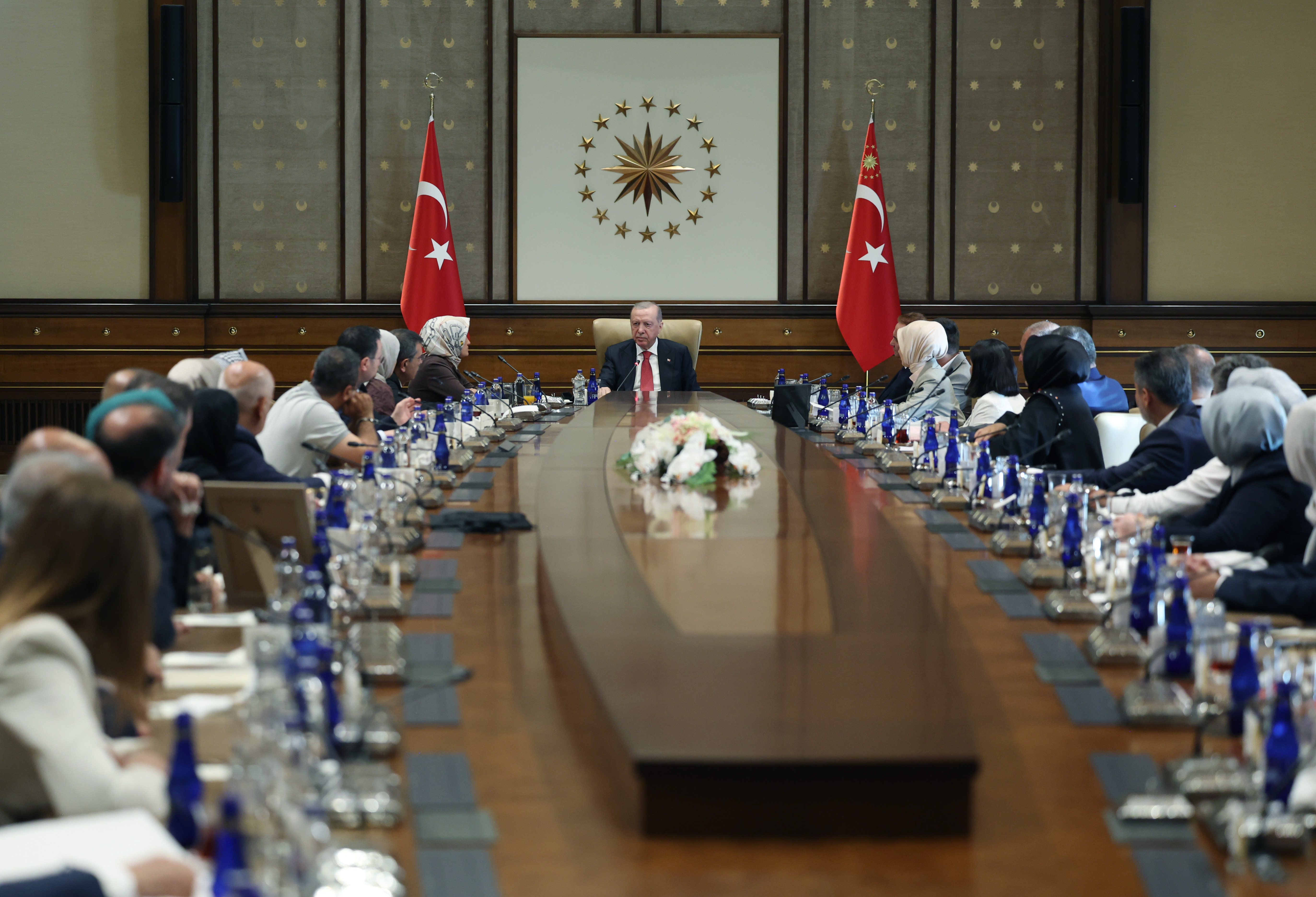 Cumhurbaşkanı Erdoğan, Kahramanmaraş'taki Okul Saldırısında Hayatını Kaybedenlerin Aileleriyle Görüştü