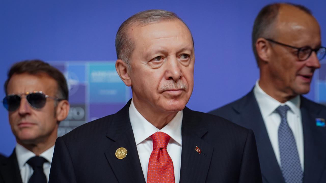 Cumhurbaşkanı Erdoğan NATO Zirvesi'nde Yoğun Diplomatik Görüşmeler Gerçekleştirdi