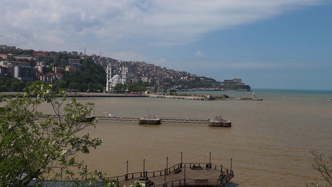 Deniz Kahverengine Döndü! Zonguldak'ta Şaşkınlık Yaratan Görüntü