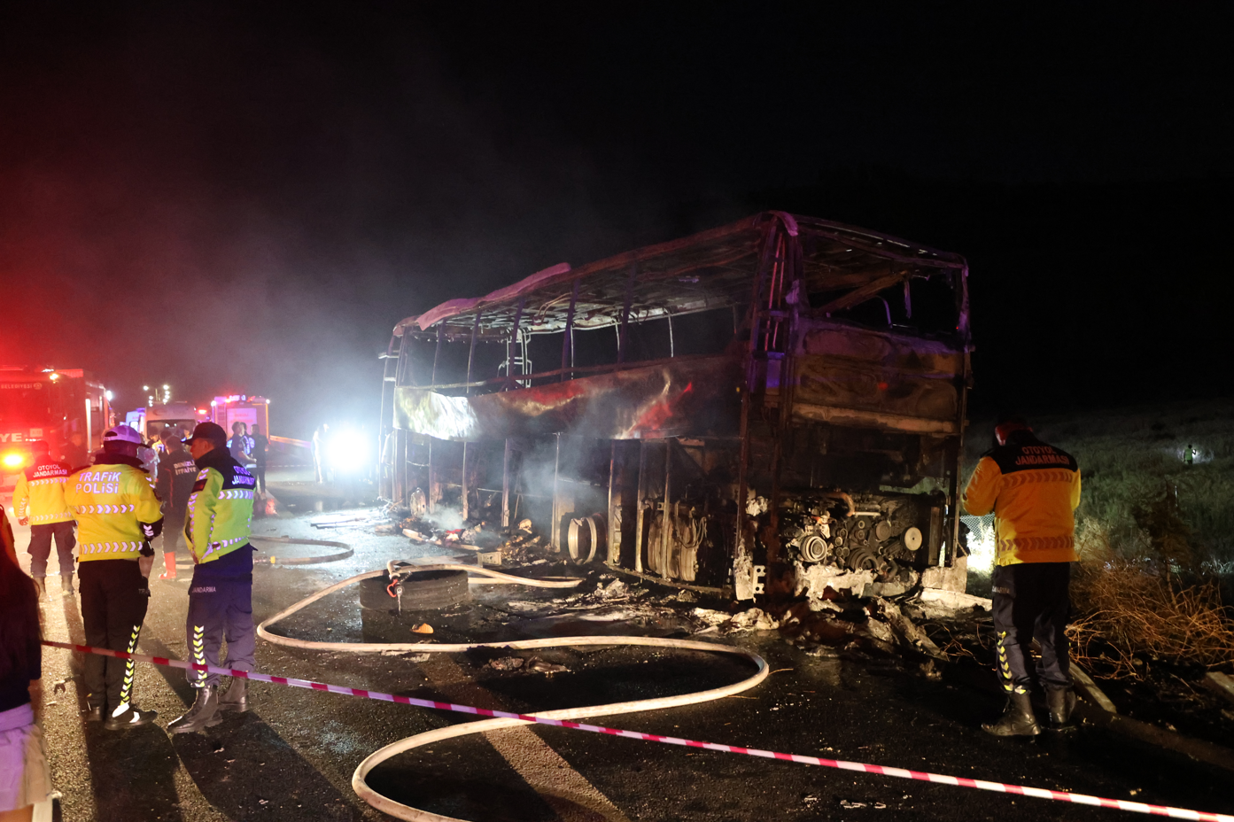 Denizli'de Kan Donduran Kaza! Otobüs Alev Alev Yandı: Bebek de Var, Acı Kayıp Çok Büyük!