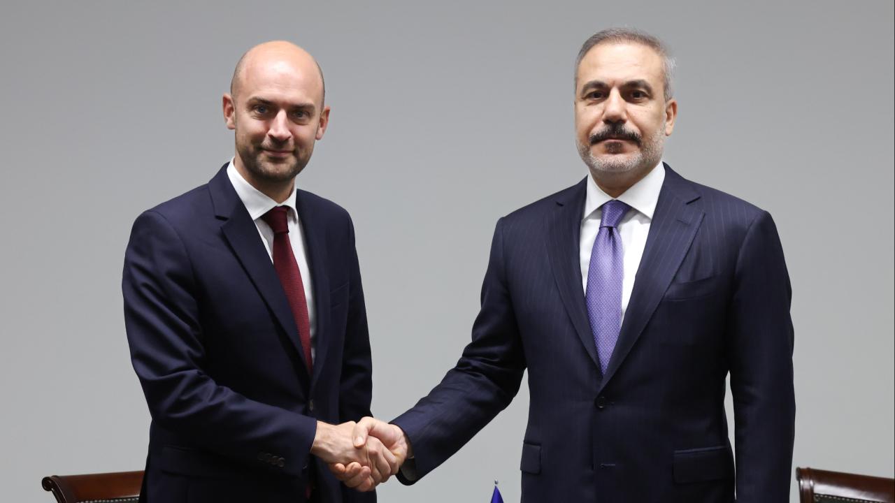 Diplomasi Trafiği Hız Kesmiyor! Bakan Fidan ve Fransız Bakan Barrot'tan Kritik Telefon Görüşmesi