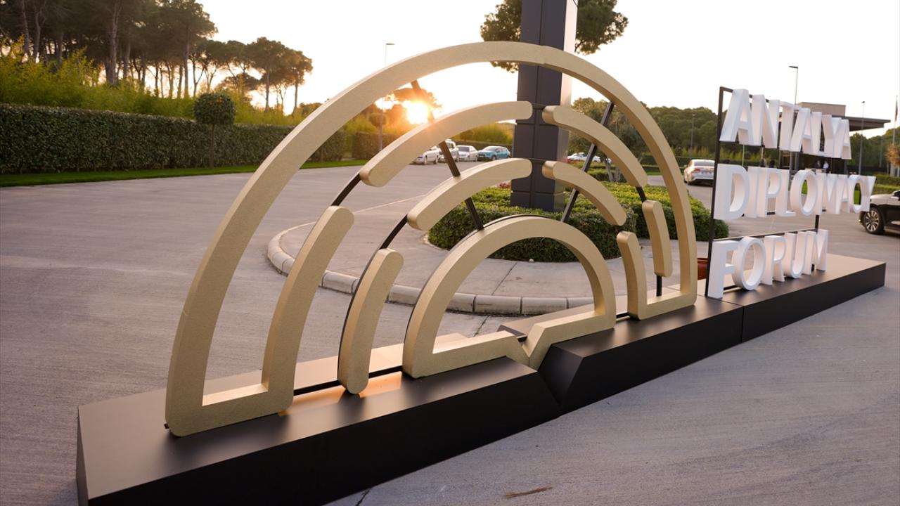 Dünya Liderleri Türkiye'de Buluşuyor! Antalya Diplomasi Forumu'nda Geleceğin Şifreleri Çözülecek!