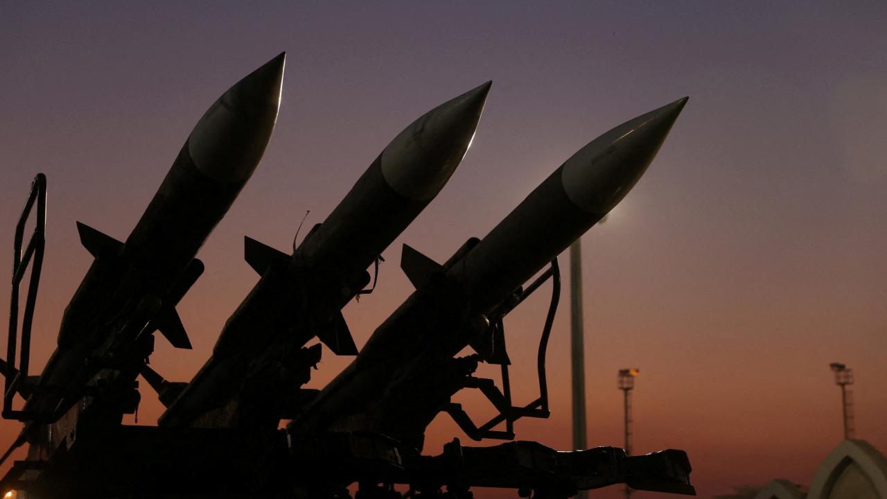 Dünya Savaşı mı Çıkıyor? İran'dan ABD'ye Şok Saldırı! Metal Sanayi Tesisleri Alev Alev!