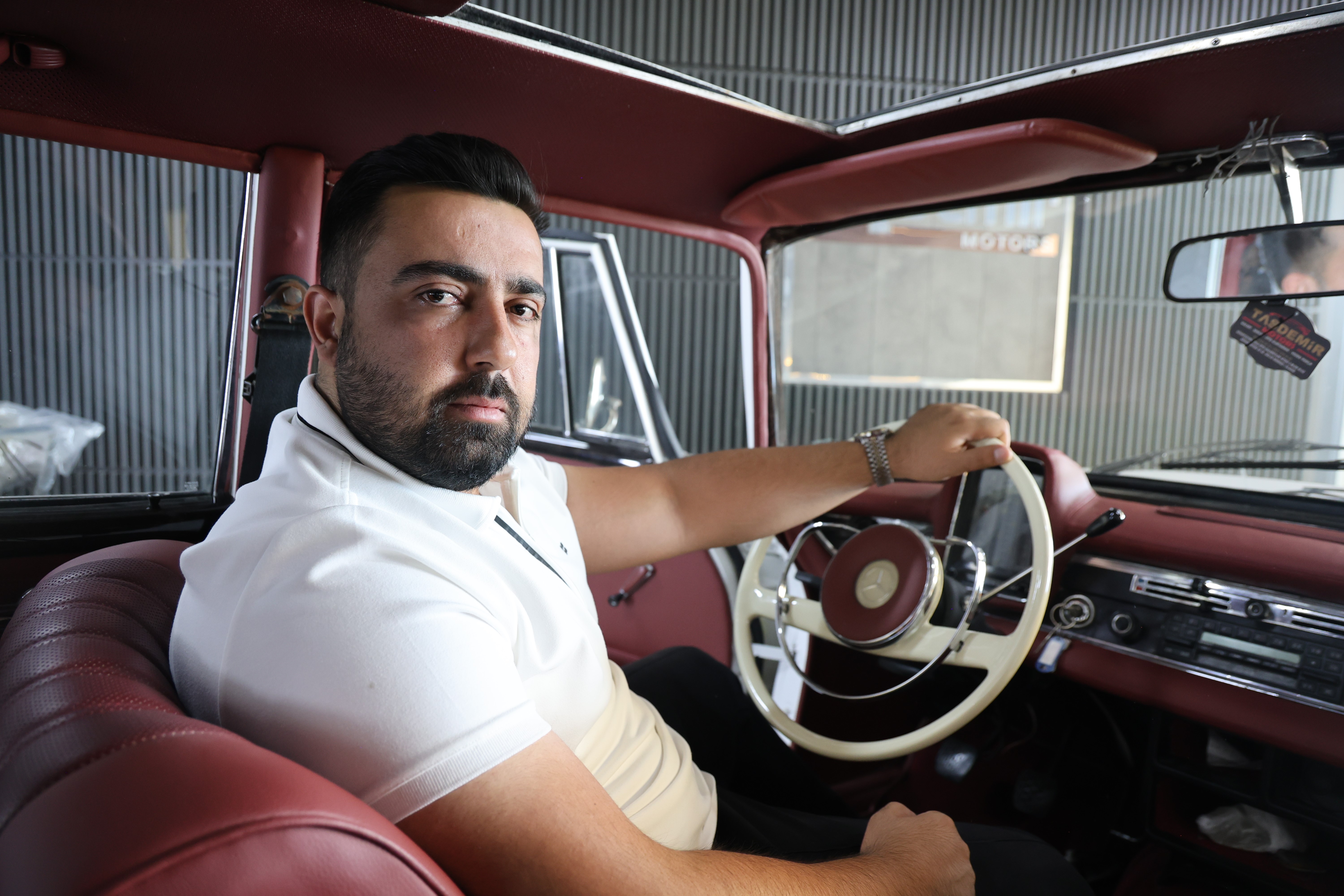 Elazığ'ın Tek Klasiği: 1967 Model Araca Gözü Gibi Bakıyor