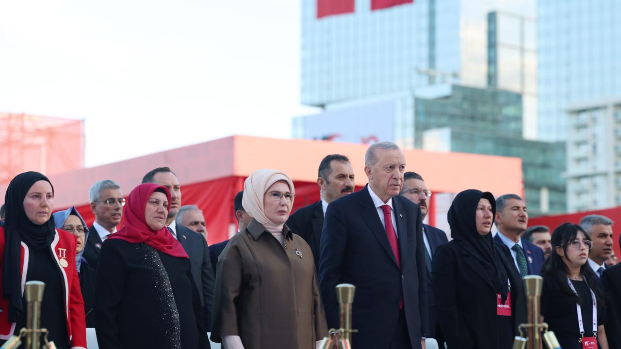 Emine Erdoğan'dan 15 Temmuz Mesajı: İrade ve Zafer Vurgusu