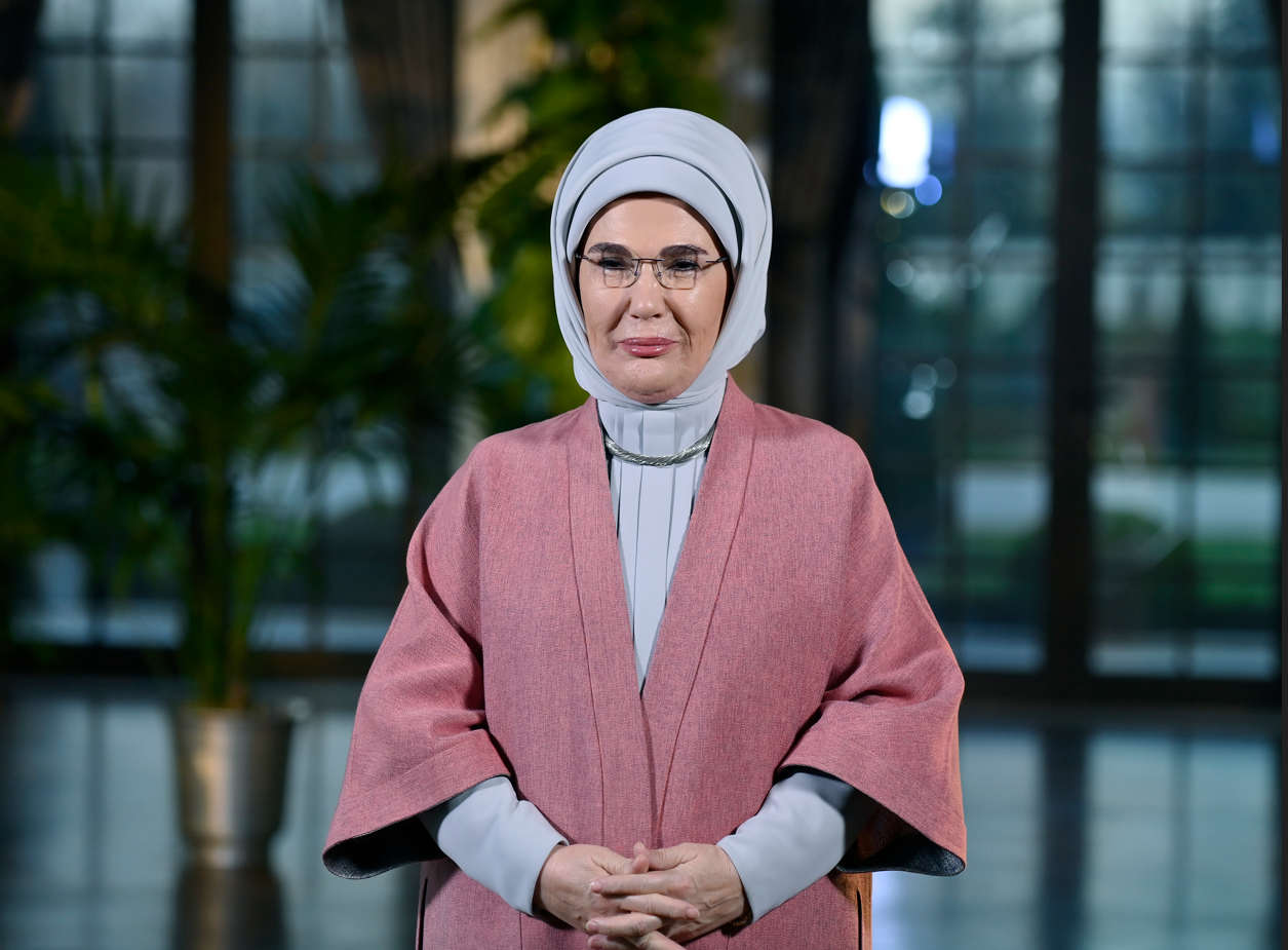 Emine Erdoğan'dan 19 Mayıs'a Yürekten Mesaj: İstiklal Ateşi Hala Yanıyor!
