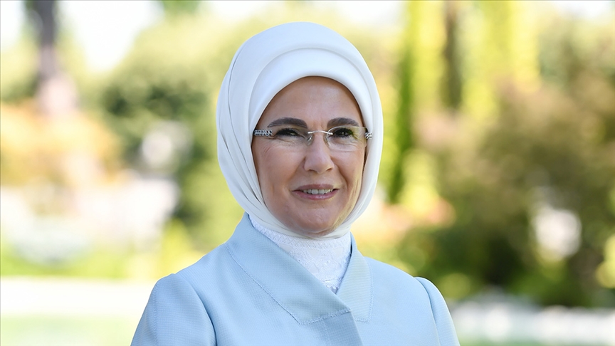 Emine Erdoğan'dan Bayram Sürprizi: Kalpleri Isıtan Mesajıyla Herkesi Duygulandırdı!