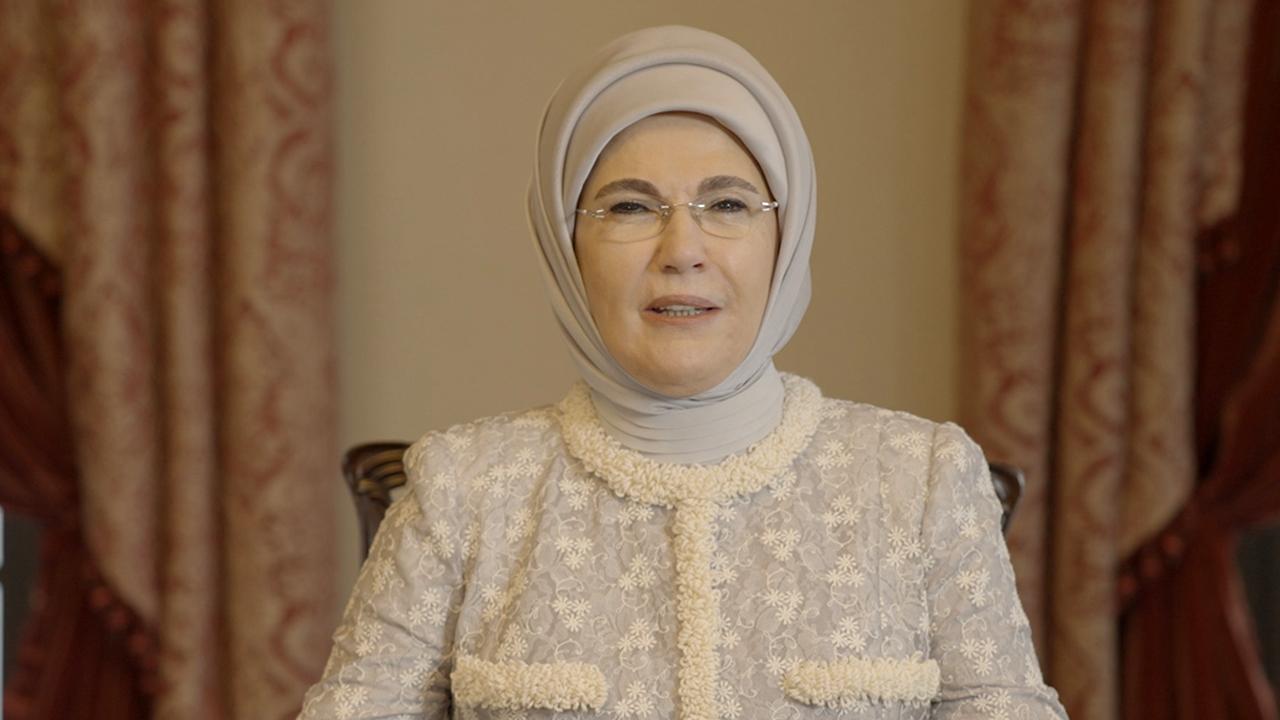Emine Erdoğan'dan Kalpleri Isıtan Sözler: Anneler Olmasa Dünya Karanlık!