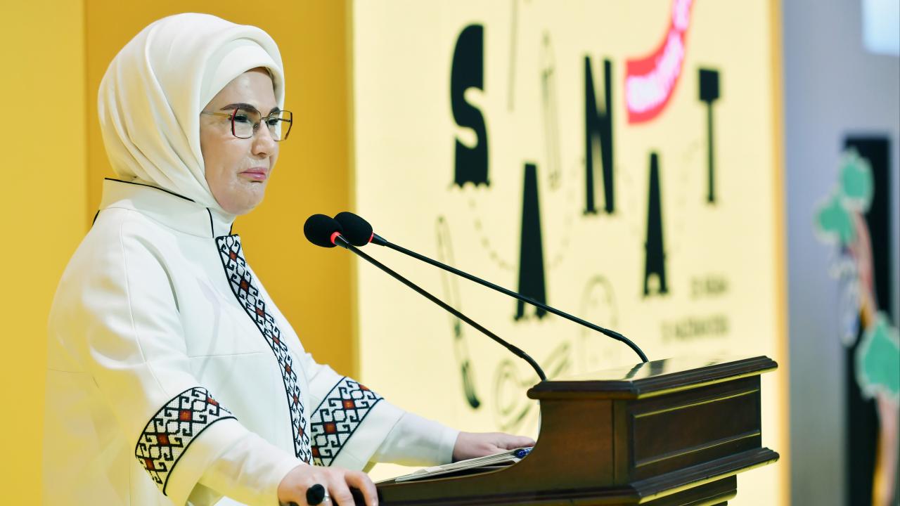 Emine Erdoğan'dan Kültür Uyarısı: Küreselleşme Çocuklarımızı Nasıl Etkiliyor?