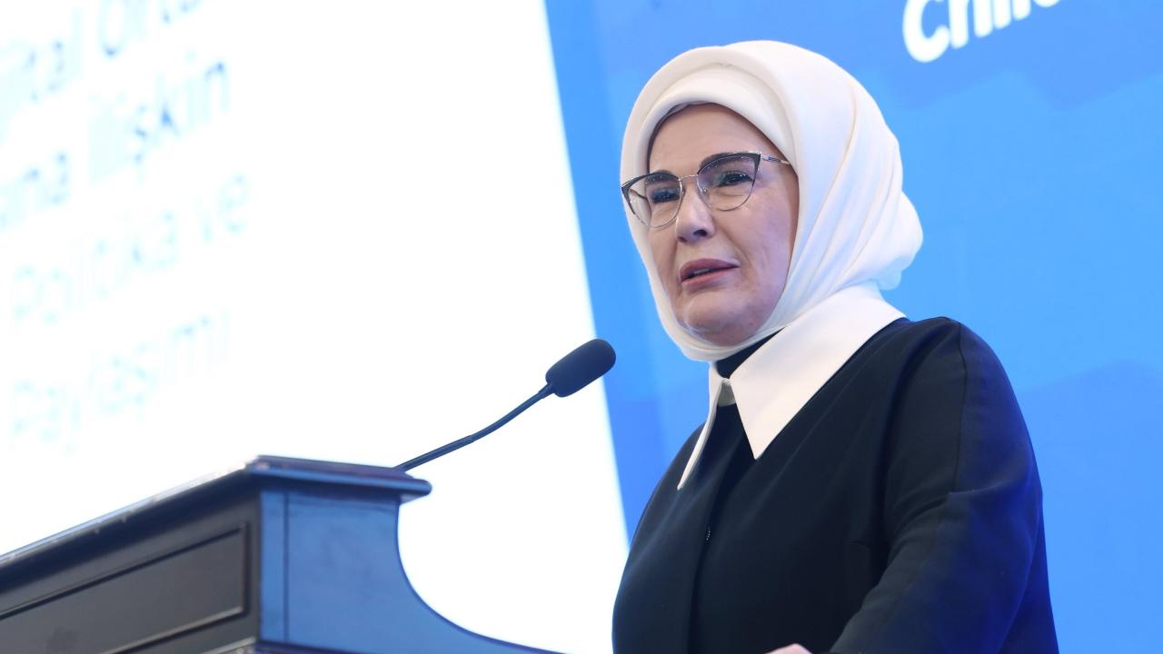 Emine Erdoğan'dan Umut Veren Çağrı: Çocuklarımızın Dijital Geleceği İçin El Ele!
