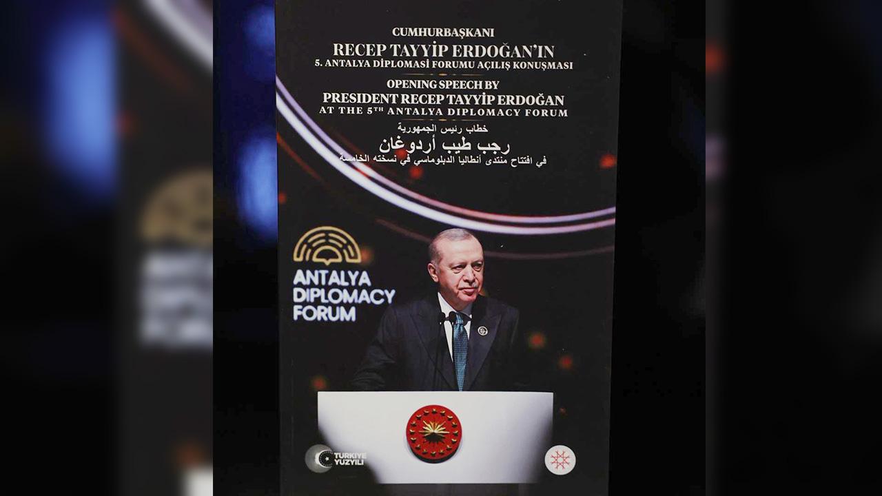 Erdoğan'ın Diplomasi Hamlesi Kitap Oldu! Kritik Konuşması Üç Dilde Yayınlandı!