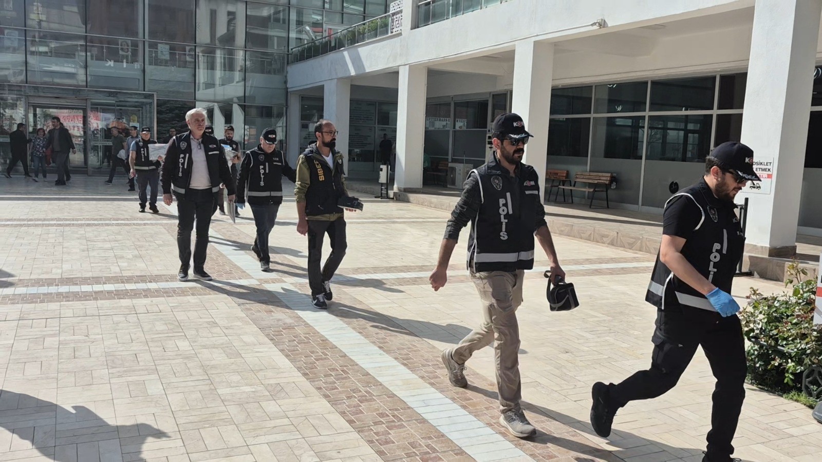 Eskişehir Belediyesi'nde Şok Operasyon! Yolsuzluk İddiaları Ortalığı Karıştırdı