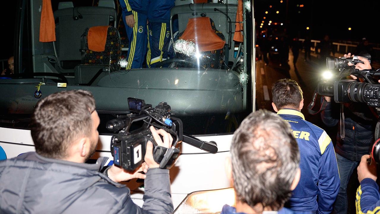 Fenerbahçe Otobüsüne Saldırı Dosyasında Yeni Gelişme: 5 Şüpheli Gözaltında