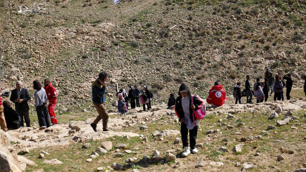 Filistinli Çocukların Yüreği Burkan Dramı: İsrail İşgali Altında Sokakta Eğitim!