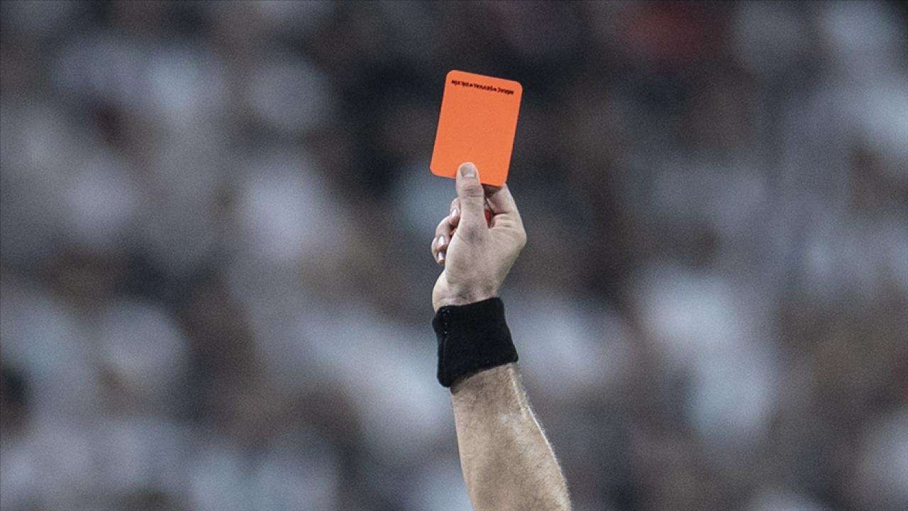 Futbolda Devrim! Ayrımcılık Yapan Oyuncular Artık Affedilmeyecek!